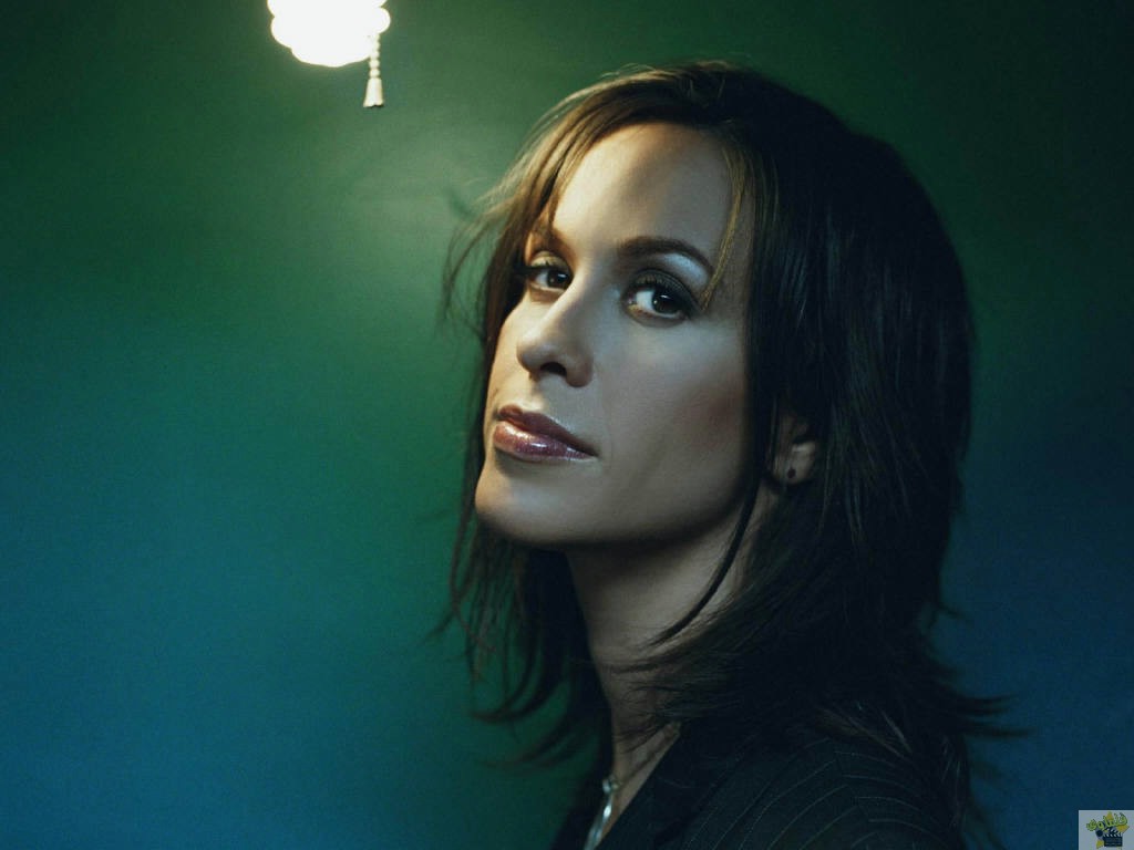 Alanis-Morissette-22