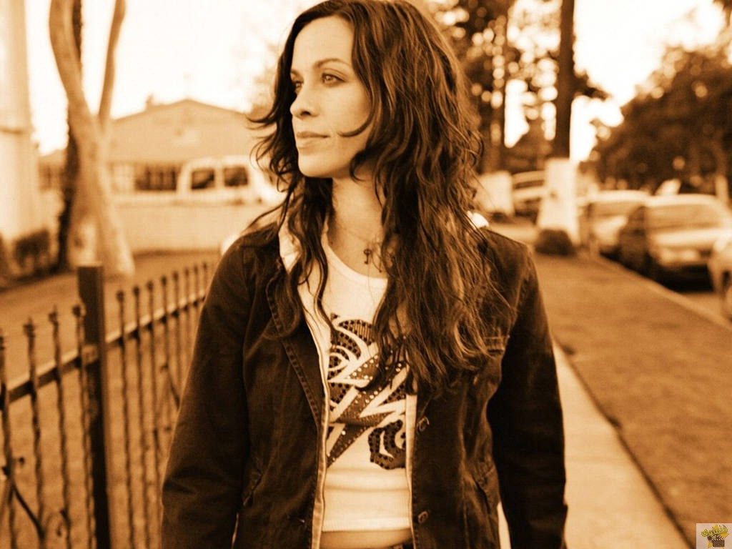 Alanis-Morissette-6