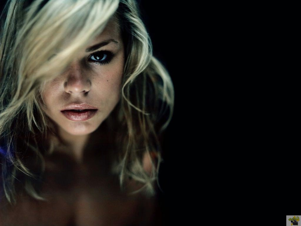 Billie-Piper-4