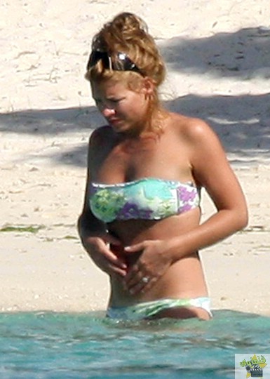billie piper in mauritian sea