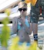 avril-lavigne-bikini2-06
